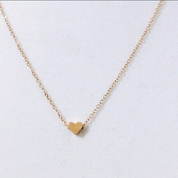 NWT Gold Dainty Heart Necklace - Picture 3 of 10